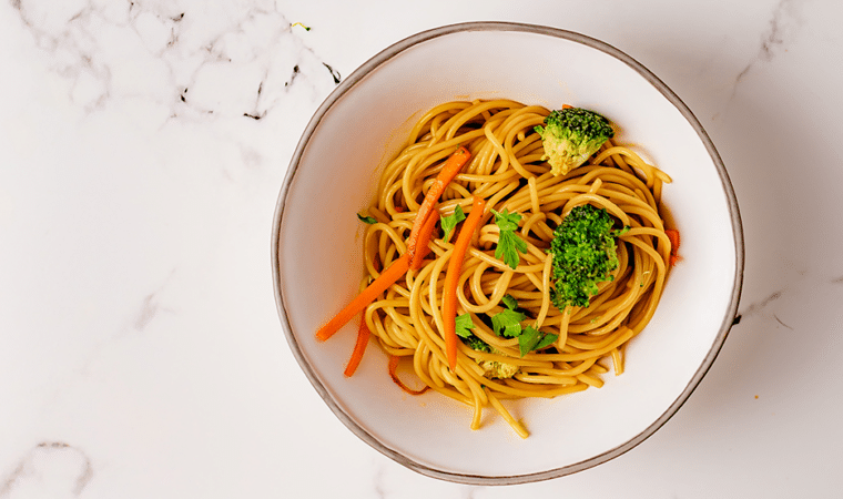 Garlic Butter Noodles with Red Peppers and Broccoli