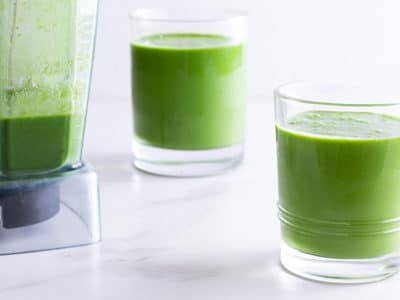 Green Smoothie with Matcha, Pineapple & Spinach Recipe