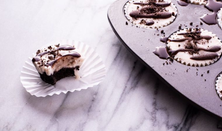 Cookies & Cream Ice Cream Cake Bites Recipe